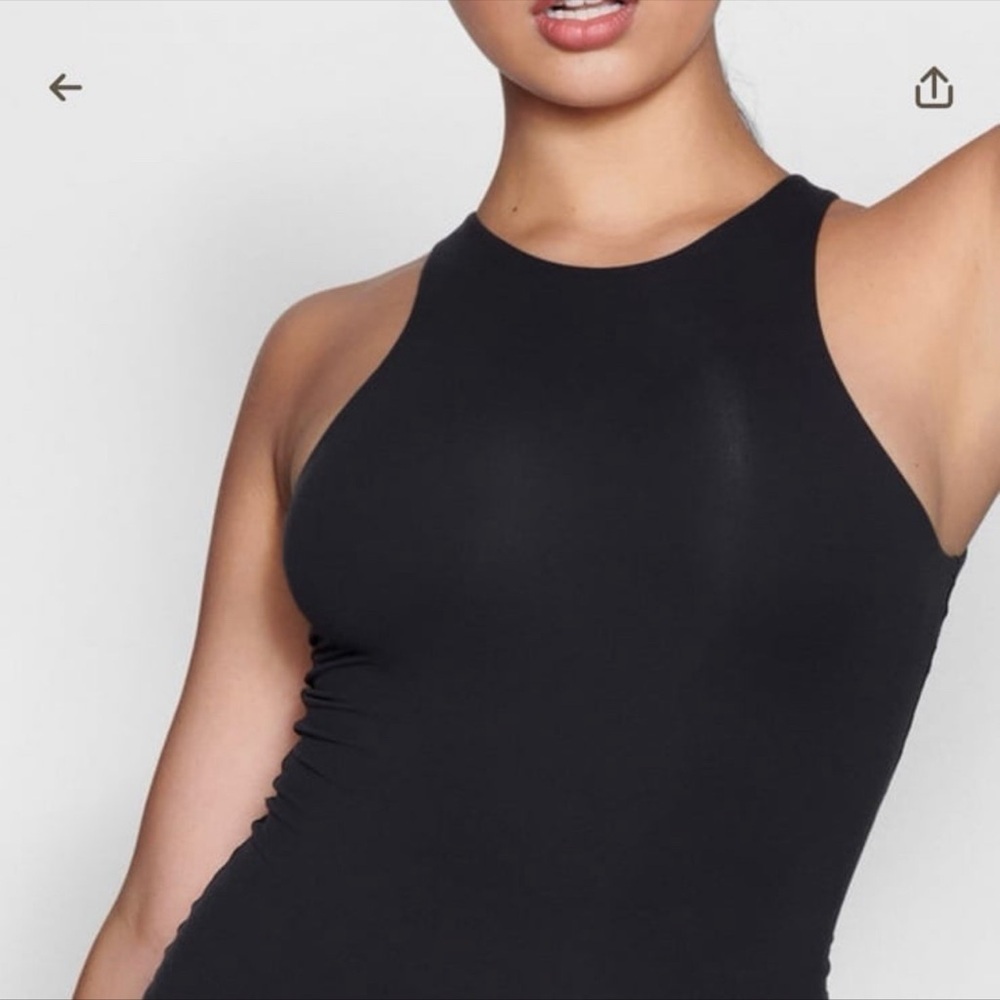 NWT SKIMS FITS EVERYBODY HIGH NECK BODYSUIT ONYX S